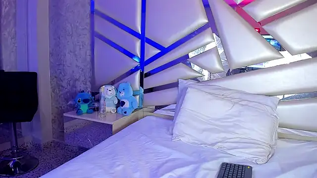 Miia002 online show from November 2025 04:25:01 AM