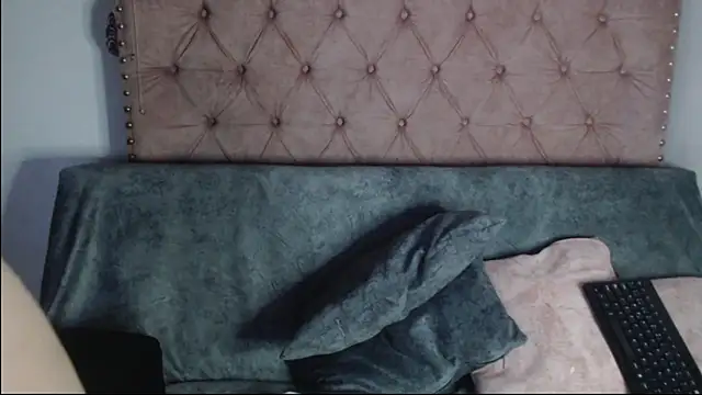 missbella1 online show from October 2025 08:42:01 PM