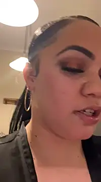 Snapshot of DestineeJayde chatting on January 2025 07:04:02 AM DestineeJayde online show from January 2025 07:04:02 AM