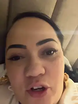 Snapshot of DestineeJayde chatting on February 2025 09:51:02 AM DestineeJayde online show from February 2025 09:51:02 AM