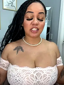 Snapshot of DestineeJayde chatting on September 2025 01:40:02 AM DestineeJayde online show from September 2025 01:40:02 AM