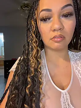 Snapshot of DestineeJayde chatting on November 2025 05:32:02 AM DestineeJayde online show from November 2025 05:32:02 AM