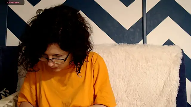 Snapshot of vaders_daughter chatting on December 2024 09:15:01 PM vaders daughter online show from December 2024 09:15:01 PM