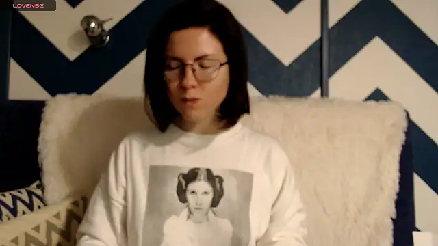 Snapshot of vaders_daughter chatting on December 2024 08:37:01 PM vaders daughter online show from December 2024 08:37:01 PM