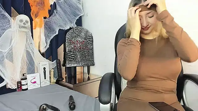 Snapshot of Barbie_girl_69 chatting on October 2025 03:36:01 PM Barbie girl 69 online show from October 2025 03:36:01 PM