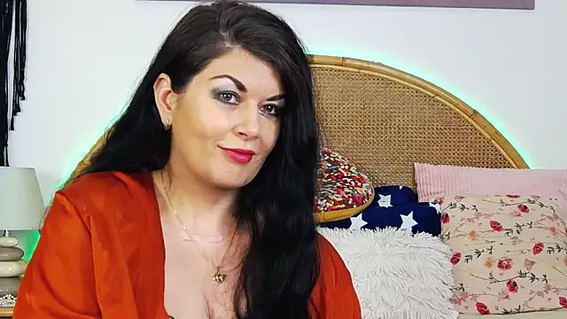 Snapshot of EllenGrace chatting on December 2024 01:24:01 AM EllenGrace online show from December 2024 01:24:01 AM