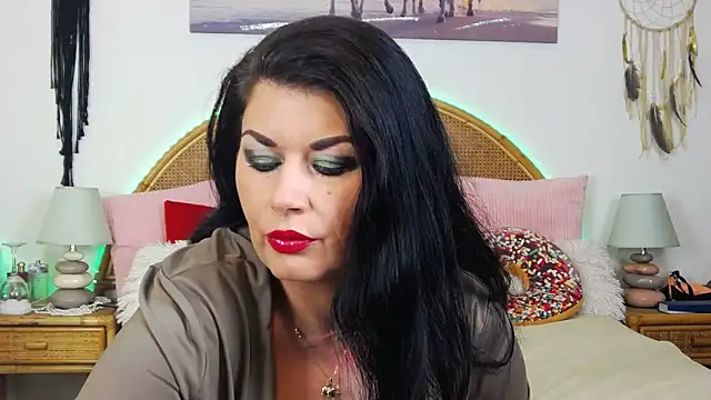 Snapshot of EllenGrace chatting on March 2025 11:07:01 PM EllenGrace online show from March 2025 11:07:01 PM