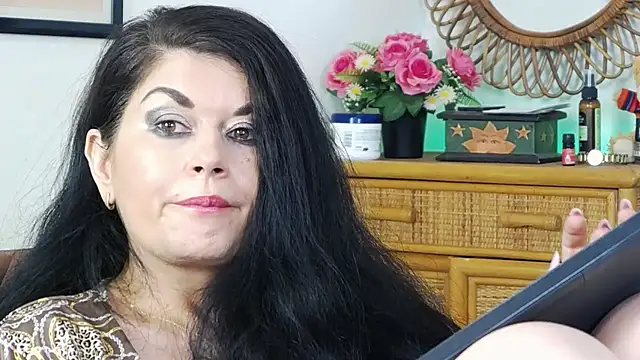 Snapshot of EllenGrace chatting on March 2025 12:49:01 AM EllenGrace online show from March 2025 12:49:01 AM