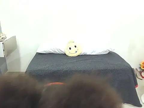 CanellaHotx online show from December 2024 03:01:01 PM