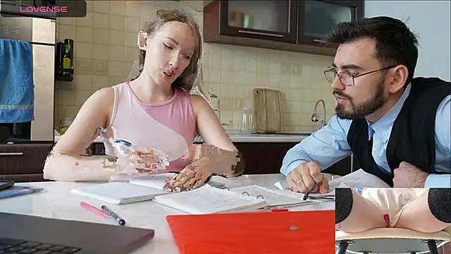 Snapshot of luxmuur chatting on December 2024 09:06:01 AM luxmuur online show from December 2024 09:06:01 AM