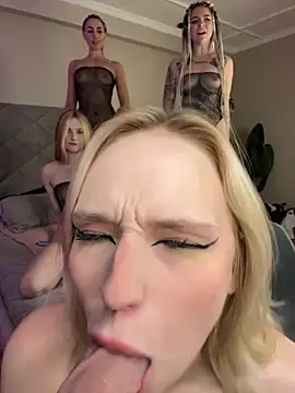 Snapshot of RollingGirls chatting on October 2025 01:09:02 PM RollingGirls online show from October 2025 01:09:02 PM