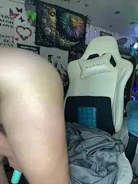 Snapshot of TrenaAnne chatting on March 2025 04:34:02 AM TrenaAnne online show from March 2025 04:34:02 AM