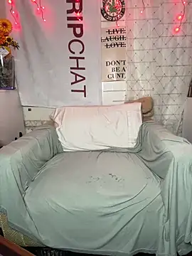 Snapshot of TrenaAnne chatting on March 2026 03:19:02 PM TrenaAnne online show from March 2026 03:19:02 PM