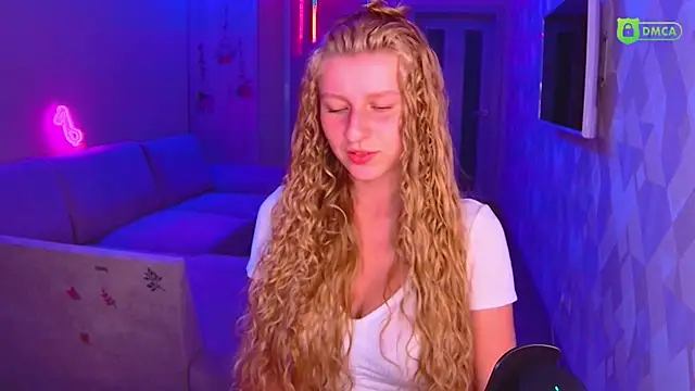 AmaliaQueen online show from September 2025 03:28:02 PM