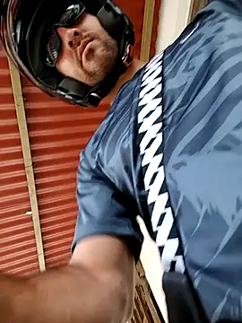 sebasxx97 online show from September 2025 01:44:02 PM