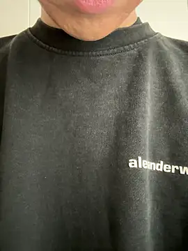 POCARI SWEAT online show from April 2026 03:02:01 AM