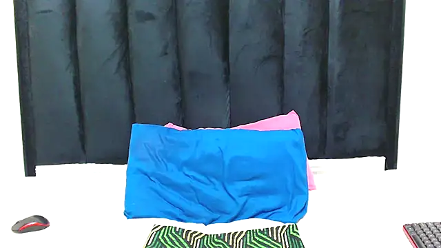 EBONY WILD ASS online show from May 2026 01:11:01 AM