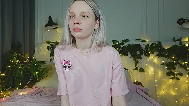 Beatrica Klein online show from March 2025 03:35:02 PM