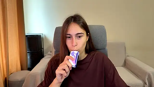 AliceKolltt online show from September 2025 08:50:01 AM