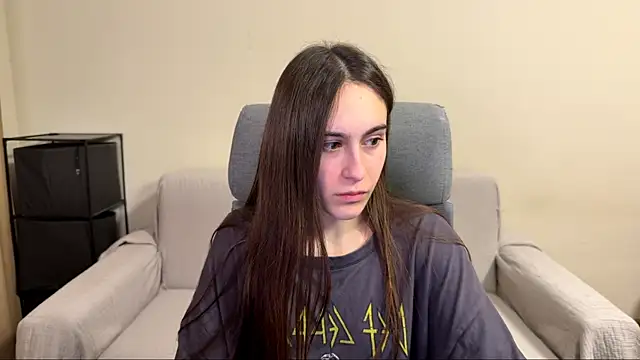 AliceKolltt online show from April 2026 09:39:33 PM