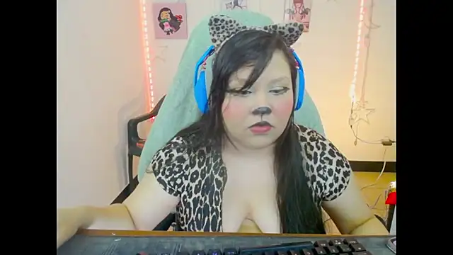 crystal7u7 online show from November 2025 08:31:01 PM