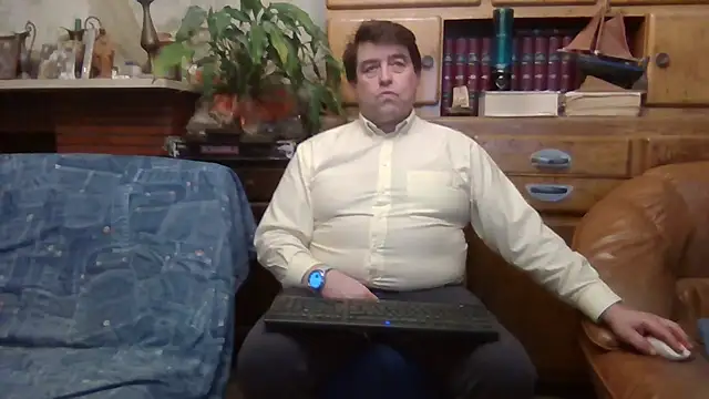 Snapshot of sympatrique chatting on December 2024 05:22:01 PM sympatrique online show from December 2024 05:22:01 PM