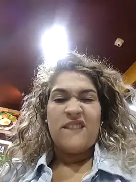 Sara smiiith211 online show from December 2024 11:47:02 PM