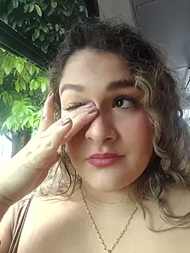 Sara smiiith211 online show from April 2026 04:47:02 PM