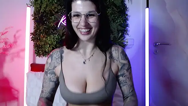 Snapshot of KiraKane1 chatting on February 2025 12:13:02 PM KiraKane1 online show from February 2025 12:13:02 PM