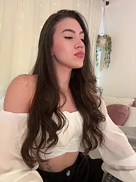 Amelia Rouse online show from May 2026 08:15:01 PM
