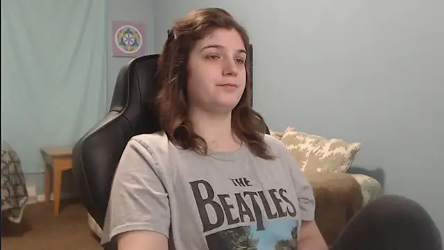 Snapshot of TreeJeanne chatting on December 2024 12:28:01 PM TreeJeanne online show from December 2024 12:28:01 PM