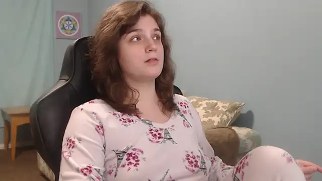 Snapshot of TreeJeanne chatting on December 2024 02:51:01 AM TreeJeanne online show from December 2024 02:51:01 AM