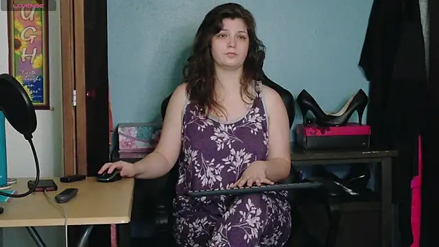 Snapshot of TreeJeanne chatting on October 2025 11:02:01 PM TreeJeanne online show from October 2025 11:02:01 PM