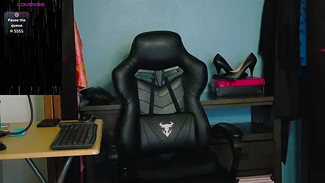 Snapshot of TreeJeanne chatting on October 2025 04:50:01 PM TreeJeanne online show from October 2025 04:50:01 PM