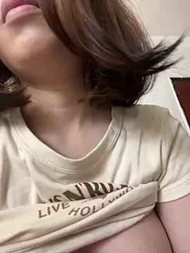 Snapshot of Lia_sex69 chatting on February 2025 06:04:01 PM Lia sex69 online show from February 2025 06:04:01 PM