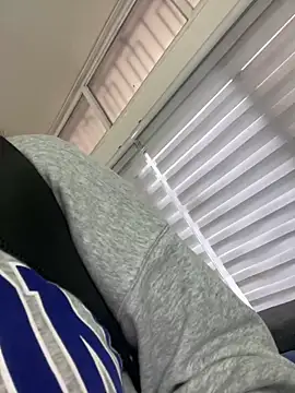 Snapshot of Lia_sex69 chatting on March 2025 12:01:02 PM Lia sex69 online show from March 2025 12:01:02 PM