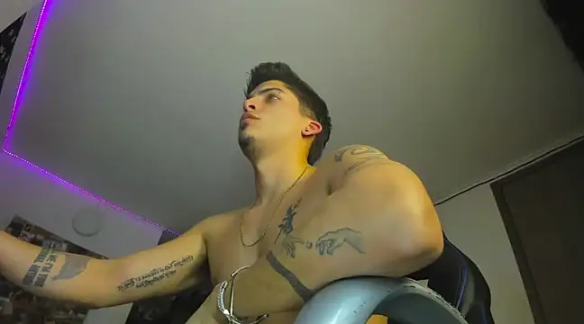 charlie hotxxx online show from March 2025 04:10:01 AM