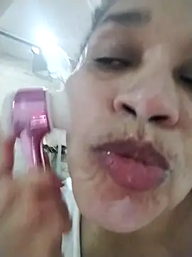 Snapshot of Alma_Sexyy chatting on December 2025 10:58:02 PM Alma Sexyy online show from December 2025 10:58:02 PM