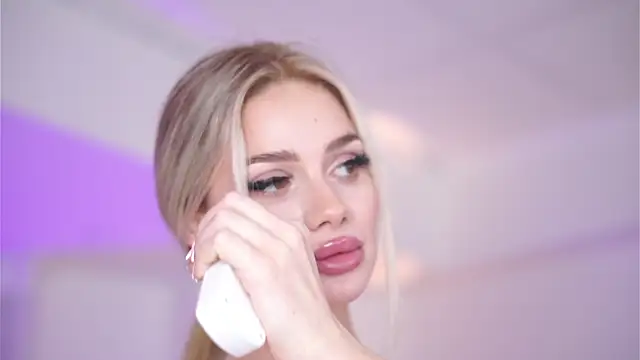 NicoleSarahX online show from February 2025 03:15:02 AM