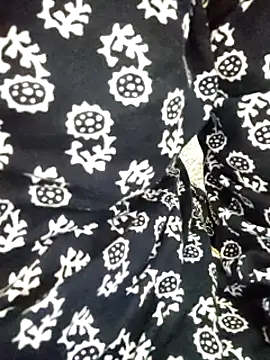 Snapshot of Aaradhya chatting on February 2025 01:05:02 AM Aaradhya online show from February 2025 01:05:02 AM