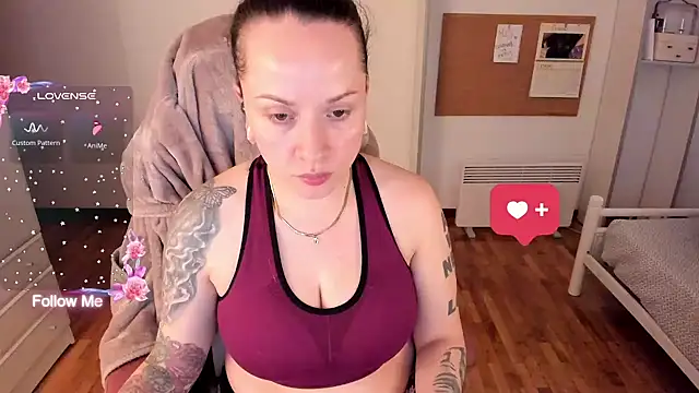 Snapshot of Domina_Deivis chatting on January 2026 01:49:02 PM Domina Deivis online show from January 2026 01:49:02 PM