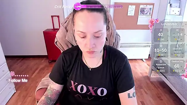 Snapshot of Domina_Deivis chatting on February 2026 02:22:01 PM Domina Deivis online show from February 2026 02:22:01 PM