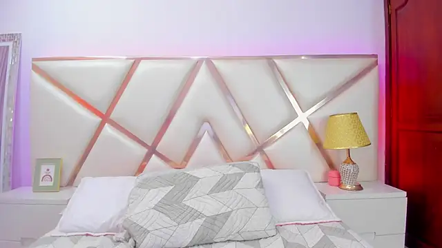 Snapshot of NinnaVous chatting on January 2025 05:30:02 PM NinnaVous online show from January 2025 05:30:02 PM