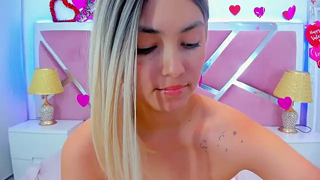 Snapshot of NinnaVous chatting on February 2025 07:15:02 PM NinnaVous online show from February 2025 07:15:02 PM