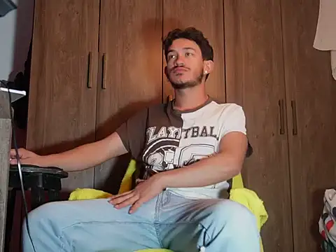 Snapshot of FelipheLive chatting on February 2026 06:34:02 AM FelipheLive online show from February 2026 06:34:02 AM