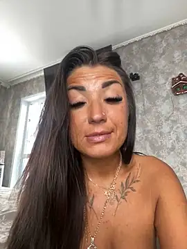 Snapshot of RuslanaXX chatting on January 2025 07:04:02 AM RuslanaXX online show from January 2025 07:04:02 AM