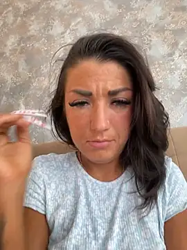 Snapshot of RuslanaXX chatting on February 2025 03:39:02 AM RuslanaXX online show from February 2025 03:39:02 AM