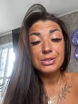 Snapshot of RuslanaXX chatting on March 2025 05:00:01 AM RuslanaXX online show from March 2025 05:00:01 AM