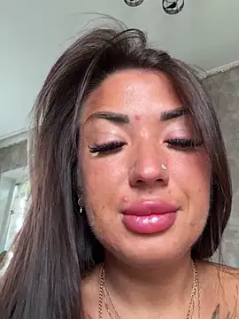 Snapshot of RuslanaXX chatting on September 2025 02:13:02 AM RuslanaXX online show from September 2025 02:13:02 AM