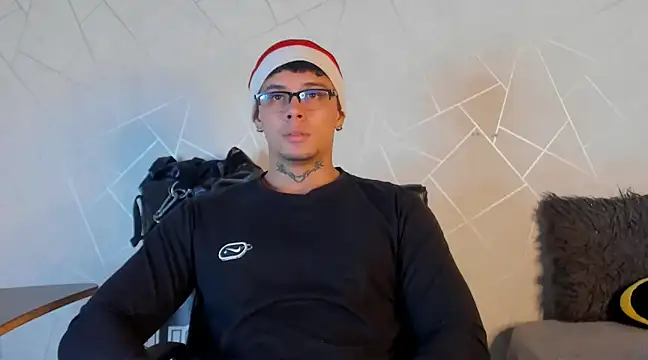 Snapshot of NoahhBrown chatting on December 2024 03:38:02 AM NoahhBrown online show from December 2024 03:38:02 AM